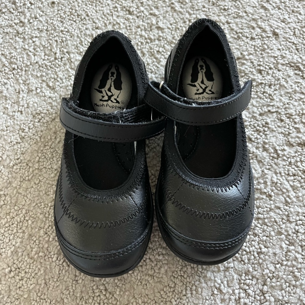 Hush Puppy Mary Jane - 9M in excellent like new condition
